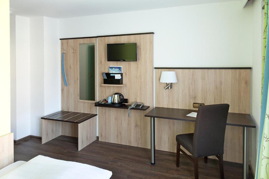 Hotel Blauer Karpfen Oberschleißheim Habitación foto